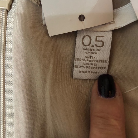 New with original tag gold sequins skirt. Size 6 Party Holiday! - Picture 10 of 16